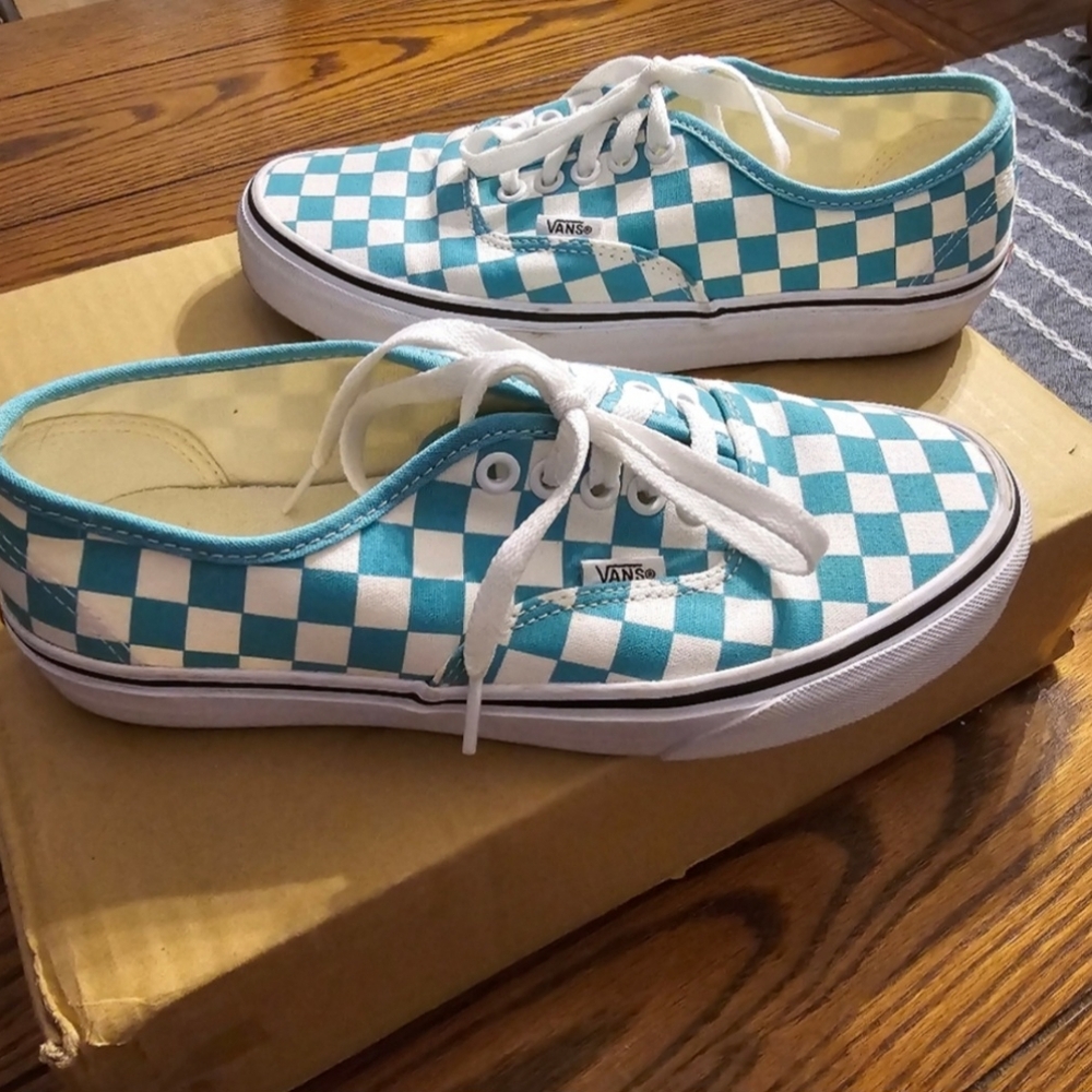 VANS size 8 women's (more like 9); 6.5 mens EUC